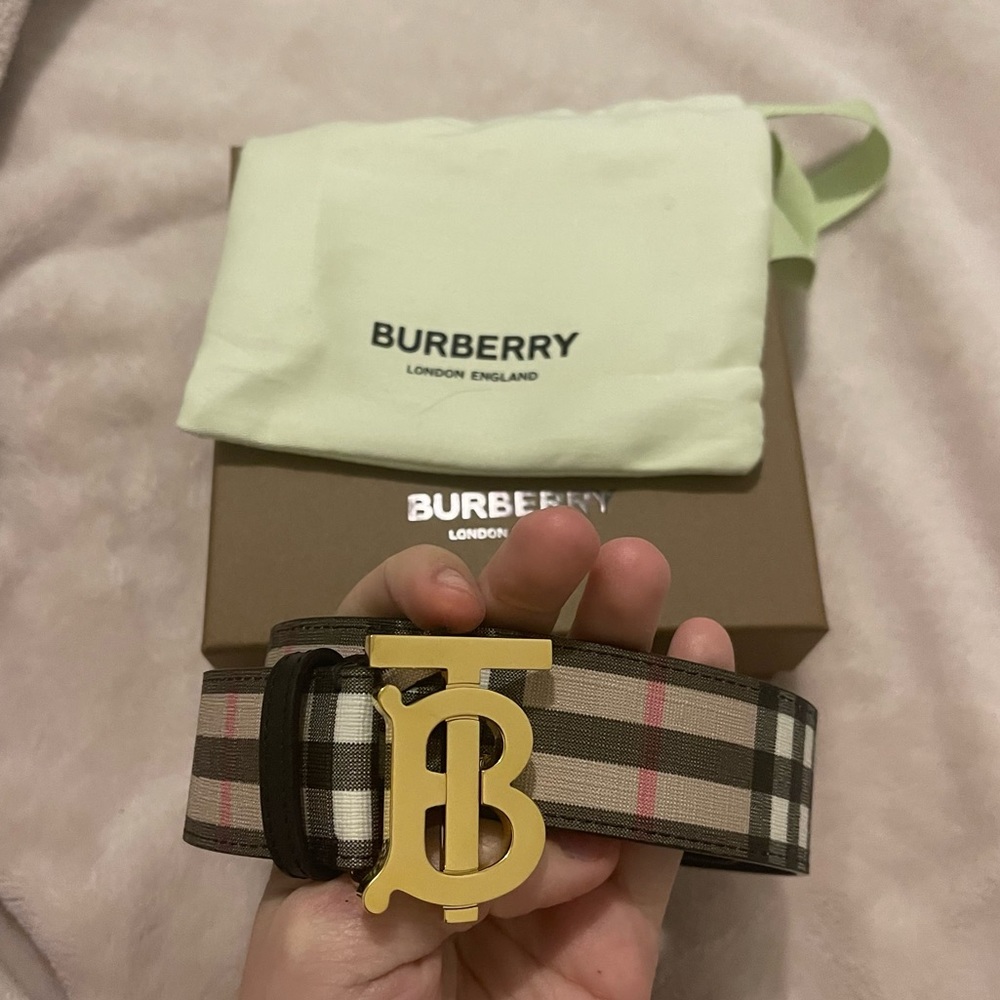 Reversible Monogram Motif Vintage Check Belt 
Authentic with receipts
Brand new